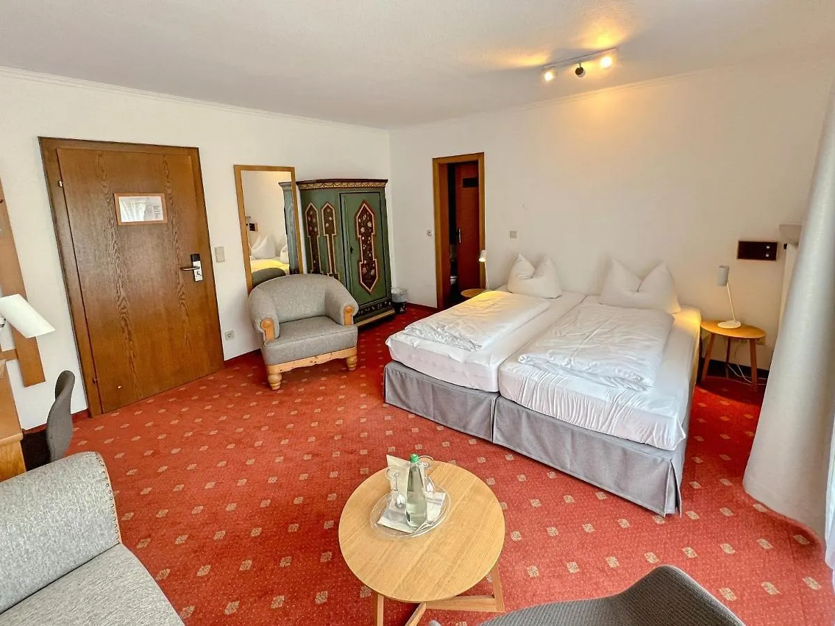 Hotel Lindenhof Hubmersberg Pommelsbrunn 4*,